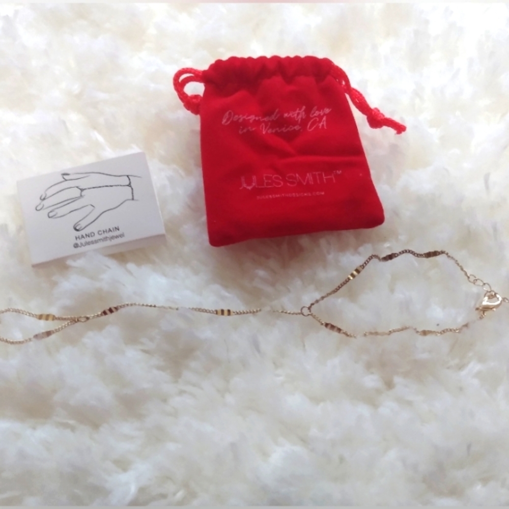 NWT Jules Smith gold hand chain